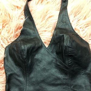 Cache leather halter